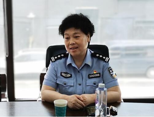 沈阳市治安管理局梁菲副局长一行 到沈阳市典当行业协会考察